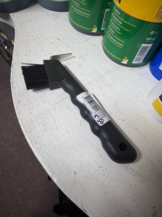 Deluxe Hoof Pick w/Brush